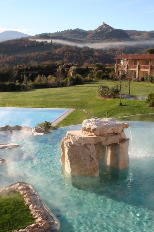 Thermal spa in Tuscany, a luxurious wellness retreat and a way to reset your lifestyle.